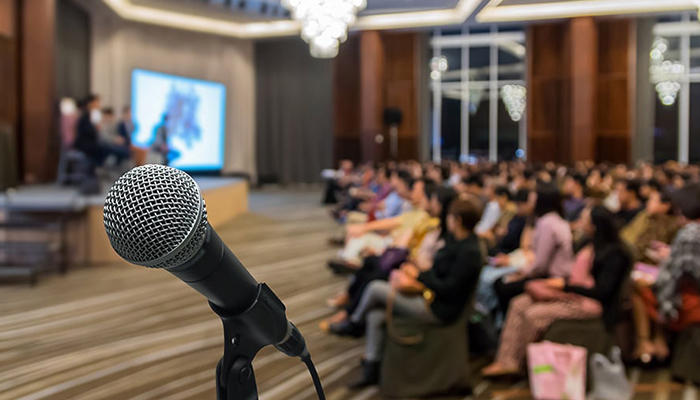 grow your blog audience by speaking at conferences