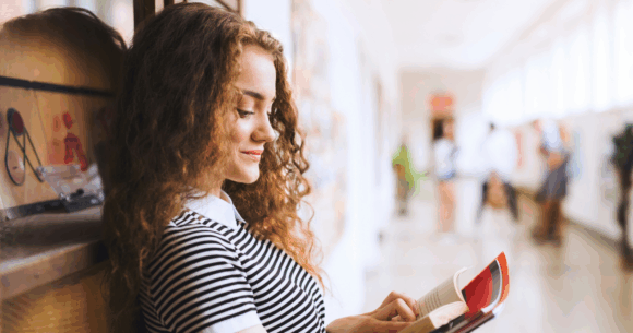 Psychology says people who educated themselves through reading, curiosity, and relentless self-study instead of formal institutions don’t think less rigorously — they think more originally, because they never learned which questions they weren’t supposed to ask