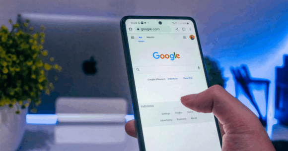 AI answer boxes are reportedly wiping out a majority of organic search traffic for some blog categories in 2026 — while others have barely lost a visitor, and the split comes down to one thing
